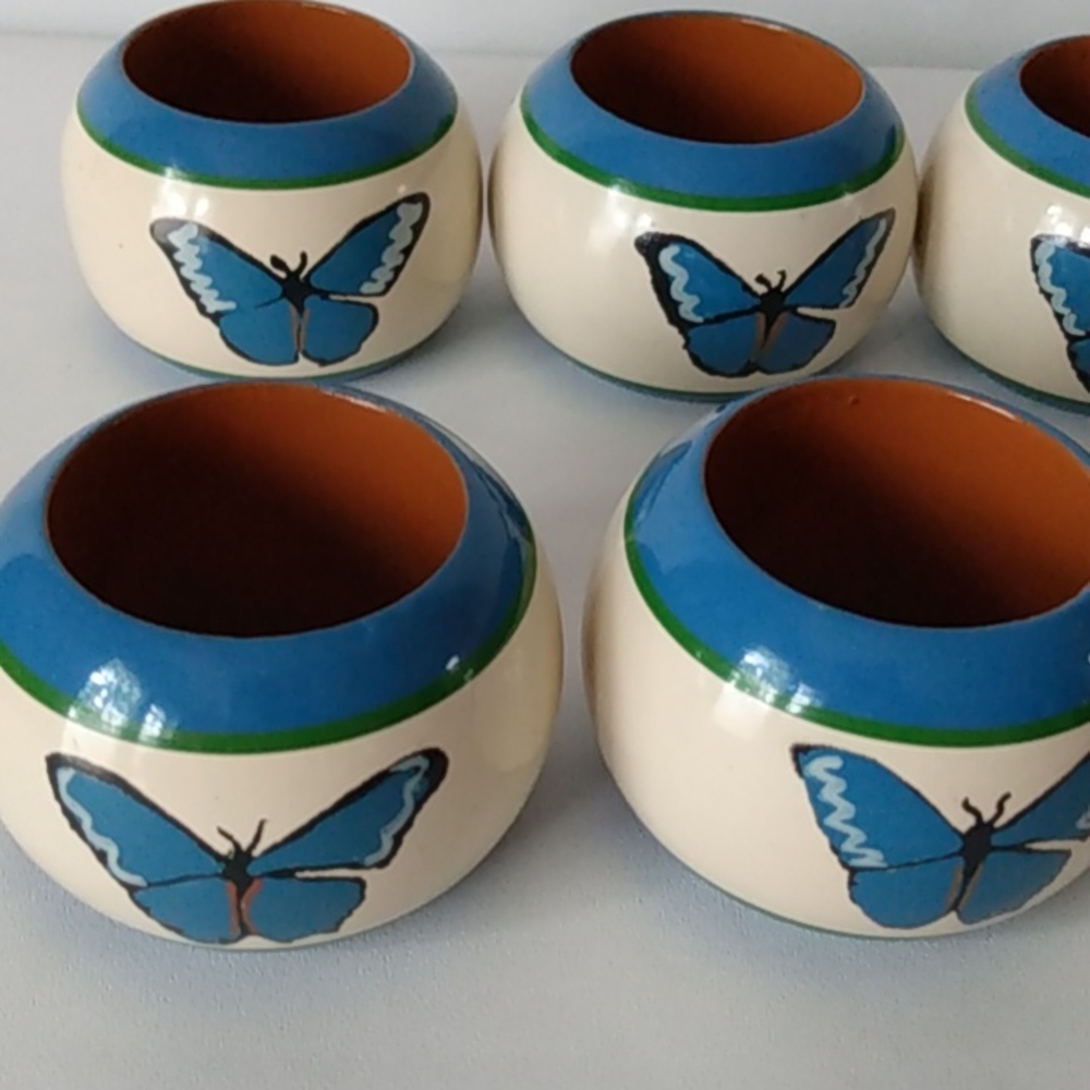 Pimpernel hand-painted Poplar wood butterfly napkin rings - Picture 1 of 7